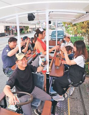 ＜現代写会　２０２４夏＞ペダルこぎ乾杯！　富山市街地走るパーティーバイク