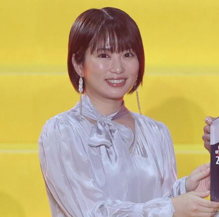 「誰も気づかないの!?」人気女優〝ノーメイク〟で甲子園決勝を観戦する姿にネット騒然「普通にいてビビる!!」