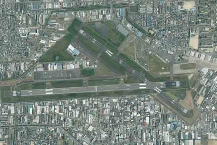 知られざる「大阪第3の民間空港」どんな場所？ 伊丹・関空とは全く違う！超ユニークな内部とは