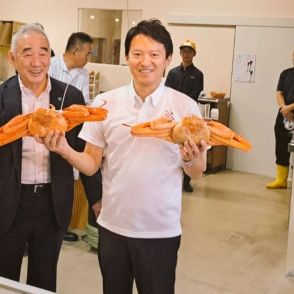 ＜兵庫県職員アンケート全容入手＞「ボクは知事なんだぞ！」カニ、靴、革ジャン、姫路城のレゴ…“おねだり知事”のあきれたタカリ癖「視察先は何がもらえるかで決めている」パソコンを投げつけられた職員も