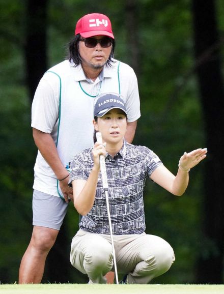 木戸愛　8位に浮上　キャディーはジャンボ長男　ラインの読み任せ「良い感じ」