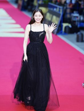 新木優子、久間田琳加とのプライベートショット公開　「美人姉妹」「見惚れちゃいます」と反響