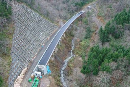 「札幌‐富良野」の最短路ついに開通！ 道央道IC直結の56km“新・東西ルート”で山越え！