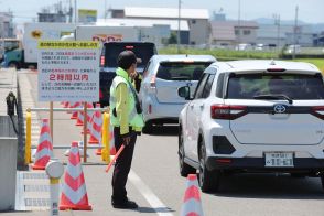 「長岡花火」会場近くの道の駅で長時間駐車が横行、大会初日の朝から満車、キャンピングカー制限も効果なく