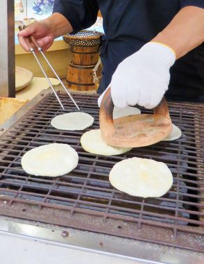 埼玉の三大銘菓の“せんべい”悲鳴…コメ17％高騰　草加せんべいの消費減が心配　海外米に切り替えた店、価格が下がれば国産米に戻したい…逆に上がってしまい「本当に困る」