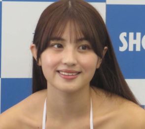 日本ハムファングラドル花咲楓香ビキニ姿で初写真集発売イベント　目標はエスコンで始球式