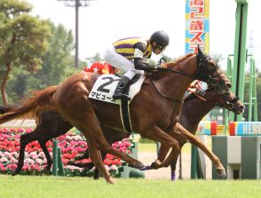 マピュース上がり最速33秒８の末脚でゴール前逆転／新馬戦