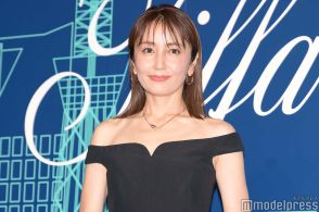 矢田亜希子、“別人級”ギャル姿が話題 ミニワンピで美スタイル堂々披露「衝撃的な可愛さ」「雰囲気変わる」