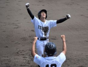 津久見の下位打線が躍動、計11安打で松商学園を撃破　高校軟式野球