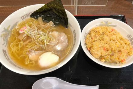 あごだしラーメンとミニチャーハンがセットで880円!? 中央道「釈迦堂PA」