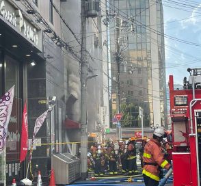 3階建てビルで火災　1階の飲食店が全焼　けが人なし　神戸市