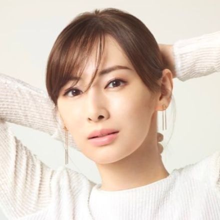 38歳変わらない輝き、人気女優を親友が祝福「#気持ちは何も変わってない」〝ハッピバースデー2ショット〟