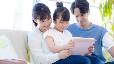 子どもが「泣きやまない」「騒がしい」と、つい与えてしまうタブレット端末が子の将来に及ぼす影響