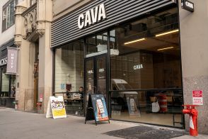 米外食業界のスター「CAVA」の株価が急上昇、NVIDIAを超える勢い