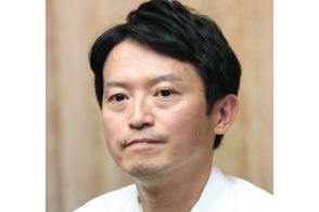 《横の席を空けろ！》斎藤元彦知事、飲み放題で「グラス交換制」と伝えられると不機嫌になって…営業時間外の喫茶店には「知事です」と開店を強要