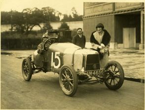 消えたアストンマーティンの第1号車、1914年製「コールスカトル」の捜索を開始