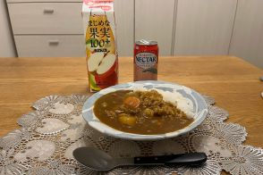 カレーとピーチネクターの相性がヤバい？　アウトドアの定番「カレー」を格上げする隠し味レシピとは