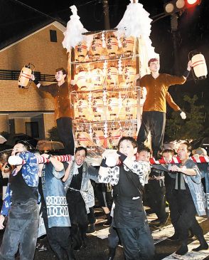 雨の中でも威勢良く  大宮諏訪神社の秋季祭典【長野県飯田市】