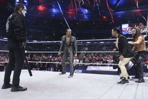 【ＡＥＷ】〝レジェンド〟スティングが電撃登場　ヤングバックス蹴散らし火葬直前のアリンを救出