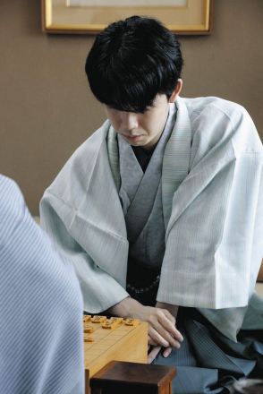 藤井聡太王位、昼食は兵庫県名物の「神戸牛と淡路産玉葱の丼ぶり膳」藤井王位が51分、渡辺九段が2時間18分を消費【王位戦第5局】