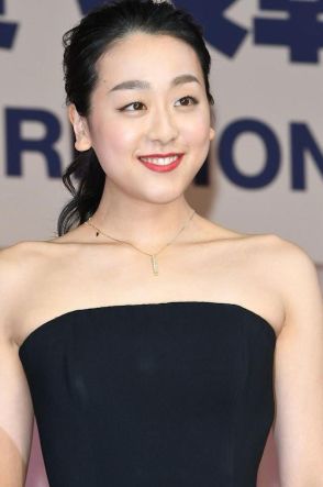 ＜浅田真央＞ロングヘアから“ばっさりイメチェン”　新ヘアスタイル「ますます知的さアップ」「大人の女性になられましたね」の声