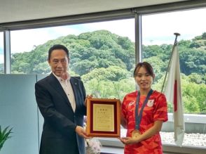 パリ五輪銅メダル・フェンシングの東晟良選手に和歌山市スポーツ特別栄誉賞