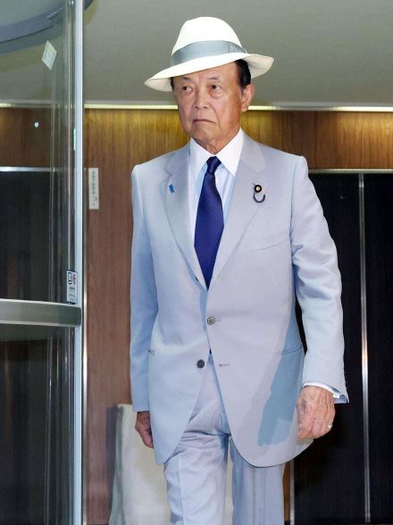 自民の麻生太郎副総裁「極めて重たい事態」　中国軍機の領空侵犯で