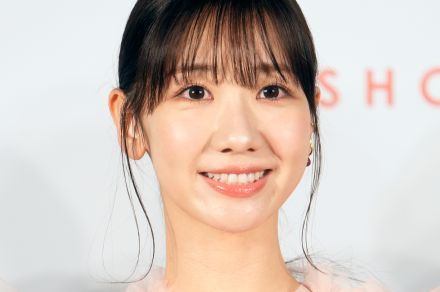 柏木由紀のウエディングドレス姿に驚きの声「結婚報告かと…」「びっくりしたー」