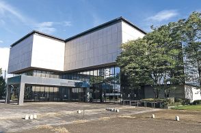 旧県立近代美術館、解体で緑地化　閉館８年、地震受け知事方針　富山市に無償貸与　２７年４月供用開始