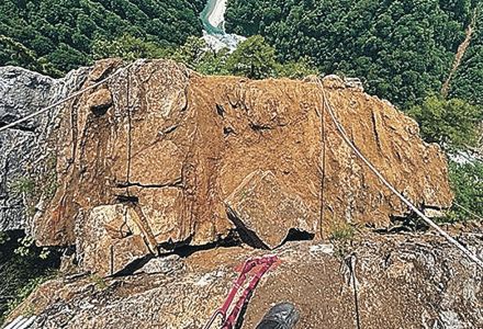 岩塊除去１１月末完了　黒部トロッコ　全通、見通せず