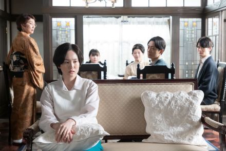 『虎に翼』第109話、寅子（伊藤沙莉）たちがのどか（尾碕真花）に冷ややかな態度を取られる