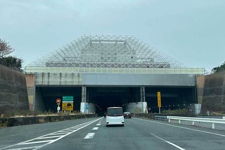 「こんな迂回路があるんだ！」「初めて見る光景」　NEXCO東日本の“車両誘導”映像が話題に