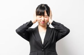 職場の飲み会で「つまらないから帰りたい」と嫌われる上司の特徴3選