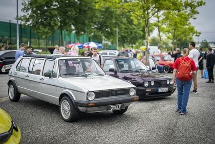 イベント会場はフォルクスワーゲンのゴルフだらけ…クルマ界のカルトイベント「GTI Fanfest」42年目にした“公式化”を果たしたワケとは？