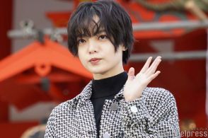 平手友梨奈、“拘束”から開放された意味深ショットが話題「そろそろ始動？」「期待大」と反響続々