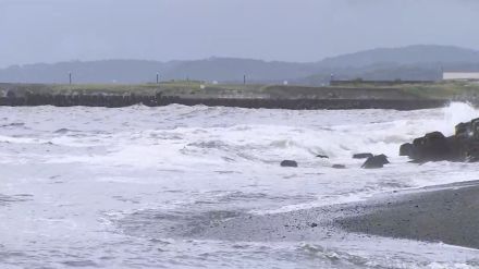 流された小学生助けようと…サーフィンスクールのコーチの男性（68）が死亡　台風10号の影響で波が強い時間帯も　神奈川・茅ヶ崎市