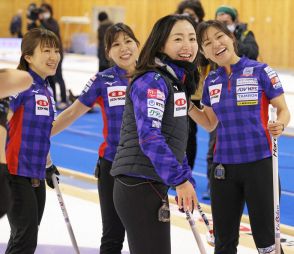 ロコ・ソラーレ吉田夕梨花　笑顔で手術から復帰　今季初戦は異例3人で4位