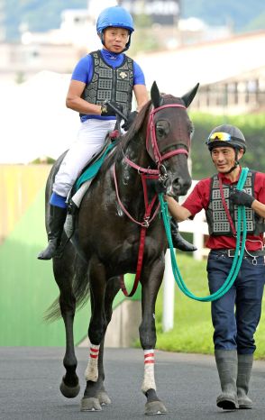 【札幌２歳Ｓ】ショウナンマクベスは追い切り翌日の木曜日も元気に馬場入り　陣営「微調整しました」