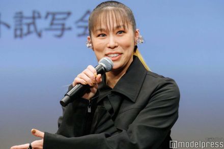 AIの夫HIRO、家族顔出しショット公開 長女の誕生日祝福に「素敵な家族」「パーティー楽しそう」の声