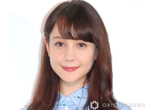 トリンドル玲奈、夫に寄り添う“夫婦ショット”「いい歳になりますように。これからも末永くよろしくね」夫の誕生日を祝福