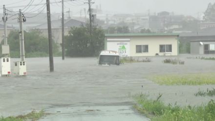 【台風10号の29日ドキュメント】飛行機内に響き渡る悲鳴…強風で着陸時に機体が大きく揺れる　ゆっくりと九州縦断中で各地に被害…河川氾濫で道路“分断”も