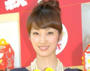 坂下千里子、大物芸人とペアルックで“偽夫婦”に　「あら、お似合いじゃないですか」「本当ですか（笑）」