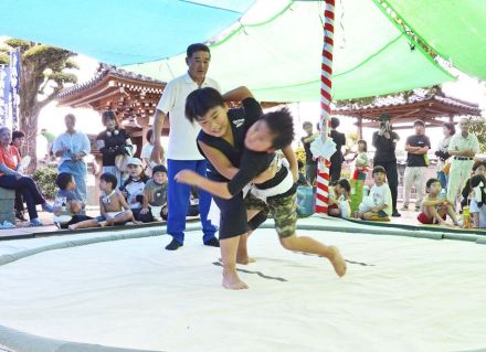 土俵の上で真剣勝負　５年ぶりに子ども相撲、和歌山県みなべ町の光明寺