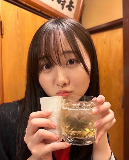 本田望結、お酒を手にした乾杯ショットに「一緒に飲みたい」ファン続出