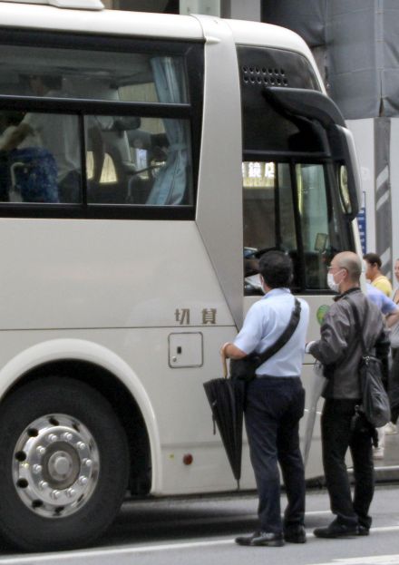 銀座で違法駐車取り締まり　訪日観光客増加、警視庁