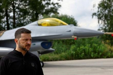 ウクライナ空軍トップ解任　大統領「兵士大切に」　F16墜落直後