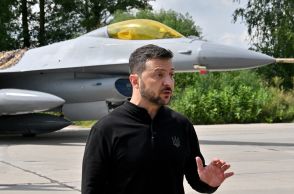 ゼレンスキー氏、空軍司令官を解任 F16墜落と関連か