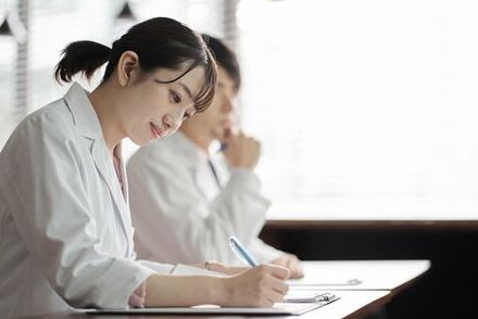 【医学部・学費比較】慶應大・日大・東海大・帝京大《6年間にかかる費用、比べてみました》