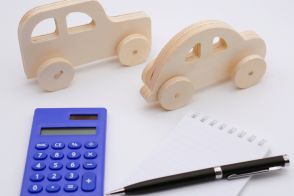 子どもが生まれ「中古車」を検討中です。友人に「子連れならフリードの5年落ちくらいがおすすめ」と言われました。毎月の維持費はどのくらいかかるでしょうか？ 駐車場代は“月1万円”ほどです