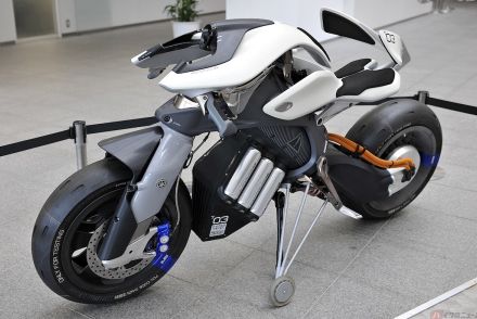 ここまで近未来的なデザインのバイクが存在!? ヤマハ「モトロイド」とは